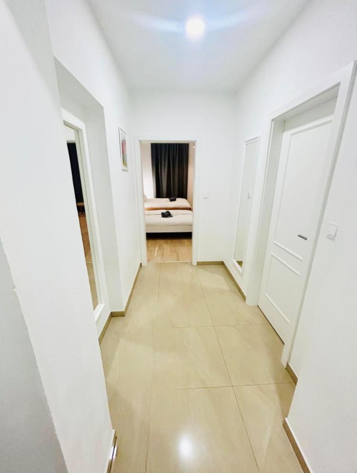 New Design & Style Apartments 50M From Wenceslas Square ปราก ภายนอก รูปภาพ