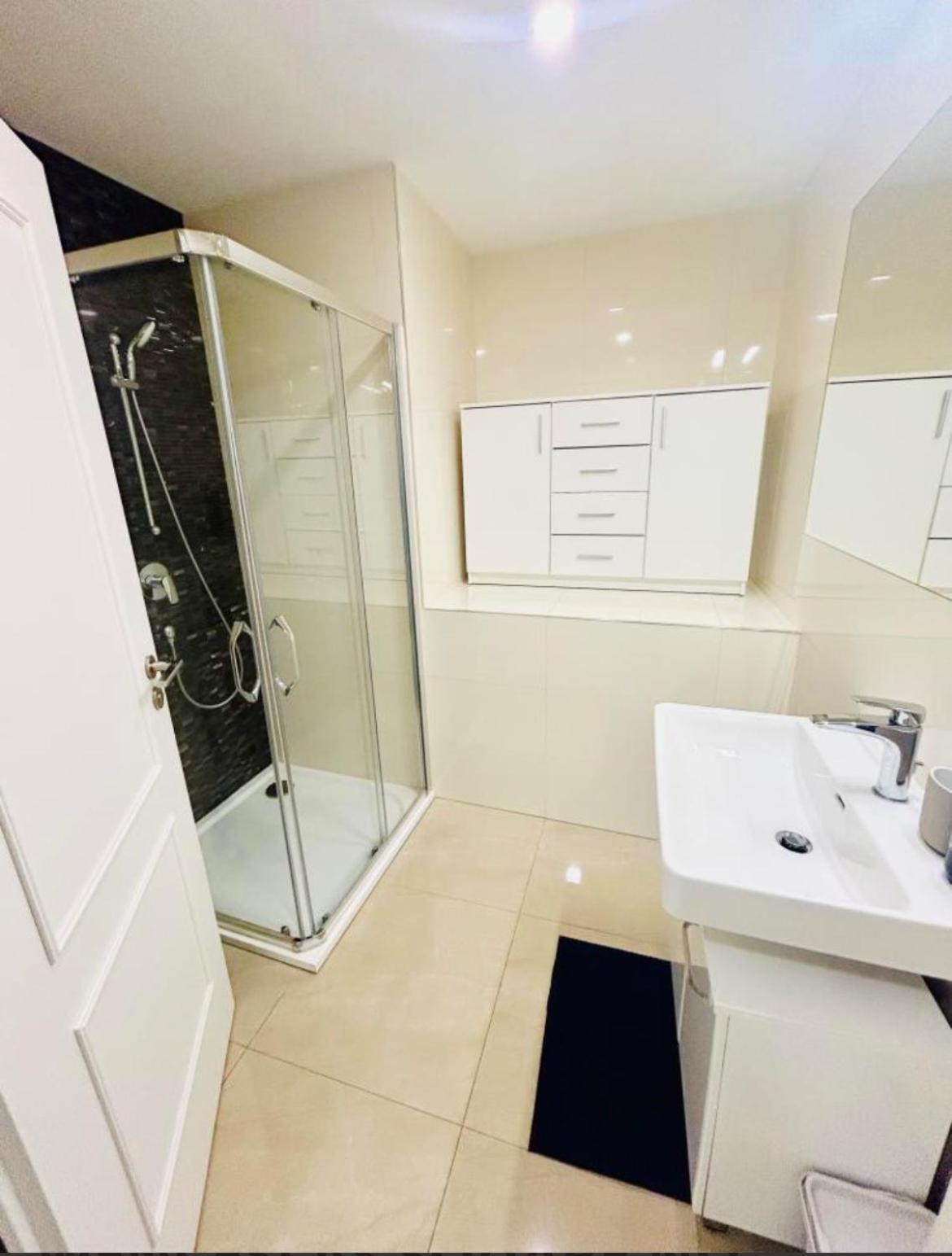 New Design & Style Apartments 50M From Wenceslas Square ปราก ภายนอก รูปภาพ