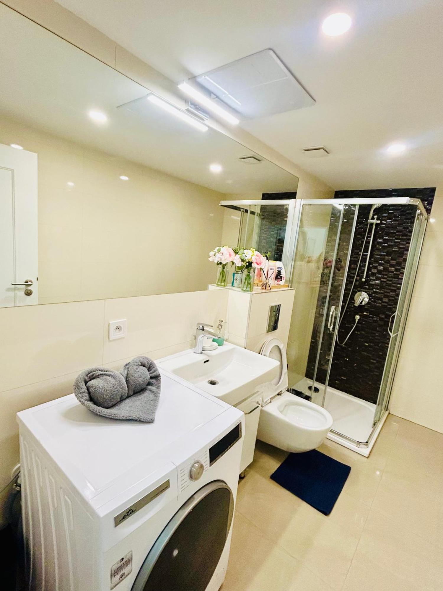 New Design & Style Apartments 50M From Wenceslas Square ปราก ภายนอก รูปภาพ